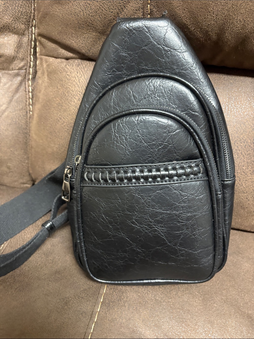 Women’s  Black Leather Crossbody Sling Bag